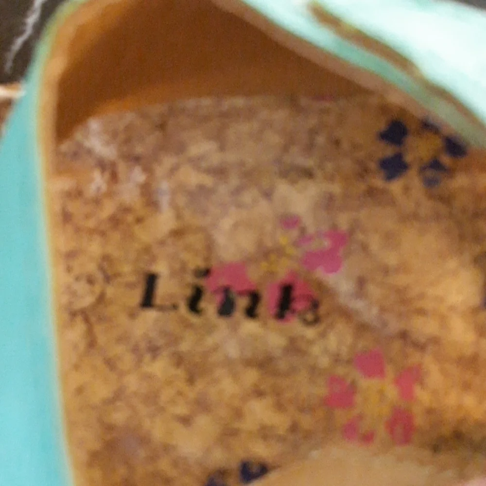 Link burk style sandles sz 3